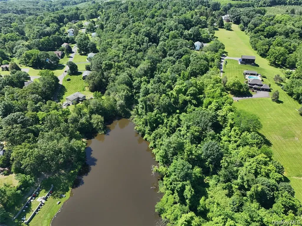 Cricchios Lane Marlboro NY 12542
