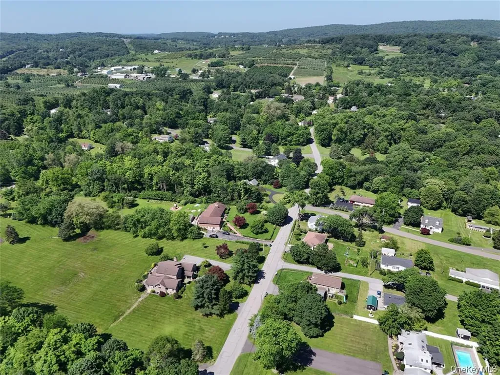 Cricchios Lane Marlboro NY 12542