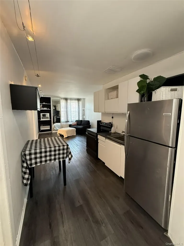 855 E Broadway Long Beach NY 11561