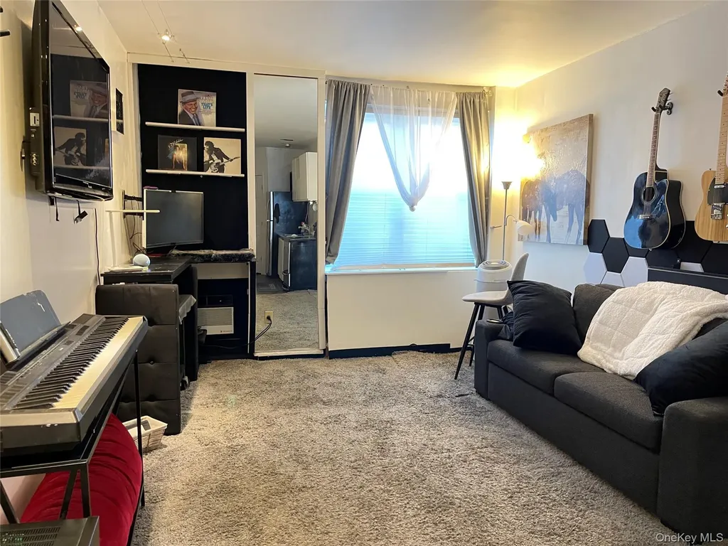 855 E Broadway Long Beach NY 11561