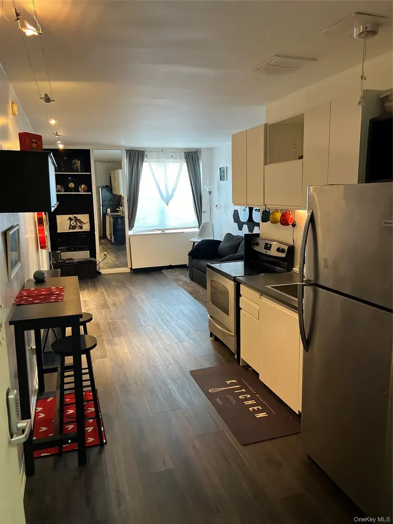 855 E Broadway Long Beach NY 11561