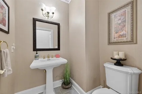 62 Pembroke Drive Glen Cove NY 11542