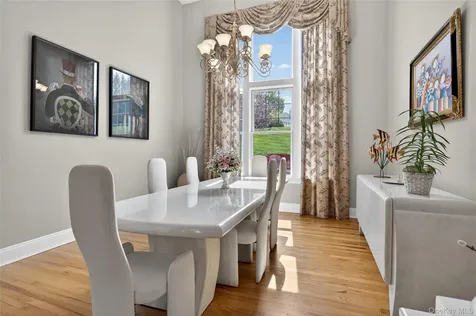 62 Pembroke Drive Glen Cove NY 11542