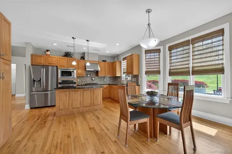 62 Pembroke Drive Glen Cove NY 11542