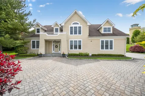 62 Pembroke Drive Glen Cove NY 11542