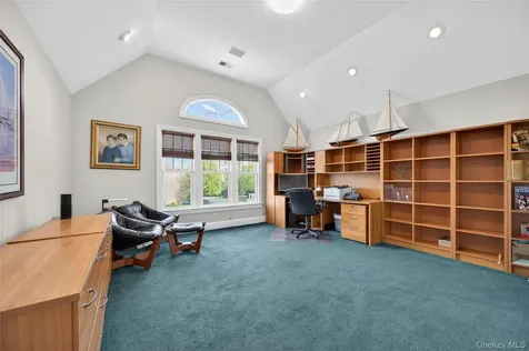 62 Pembroke Drive Glen Cove NY 11542