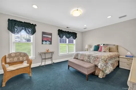 62 Pembroke Drive Glen Cove NY 11542