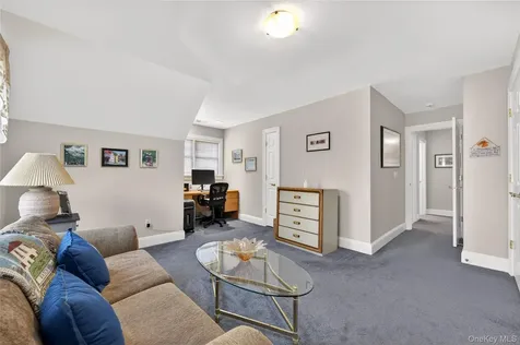 62 Pembroke Drive Glen Cove NY 11542