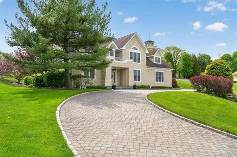 62 Pembroke Drive Glen Cove NY 11542