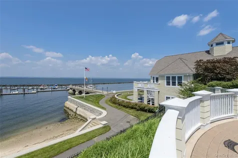 62 Pembroke Drive Glen Cove NY 11542