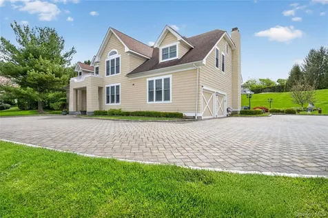 62 Pembroke Drive Glen Cove NY 11542