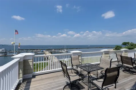 62 Pembroke Drive Glen Cove NY 11542