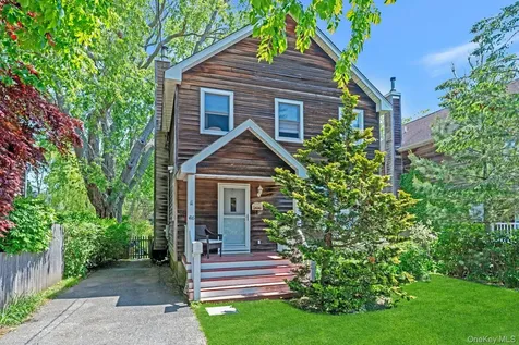 416 3rd Street Greenport NY 11944