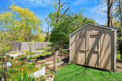 416 3rd Street Greenport NY 11944
