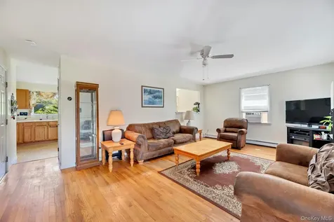 416 3rd Street Greenport NY 11944