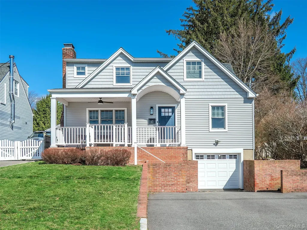 17 Winans Place Locust Valley NY 11560