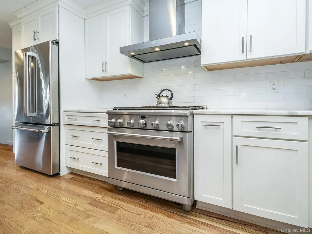 17 Winans Place Locust Valley NY 11560