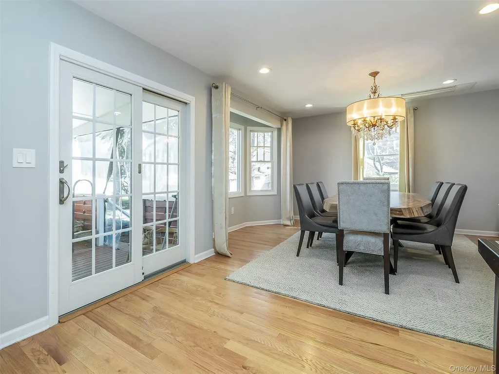 17 Winans Place Locust Valley NY 11560