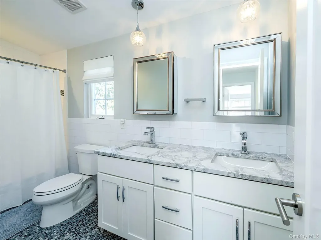 17 Winans Place Locust Valley NY 11560