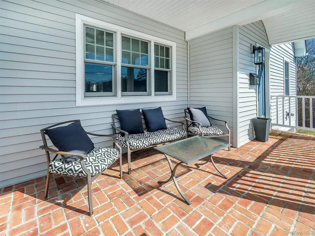 17 Winans Place Locust Valley NY 11560