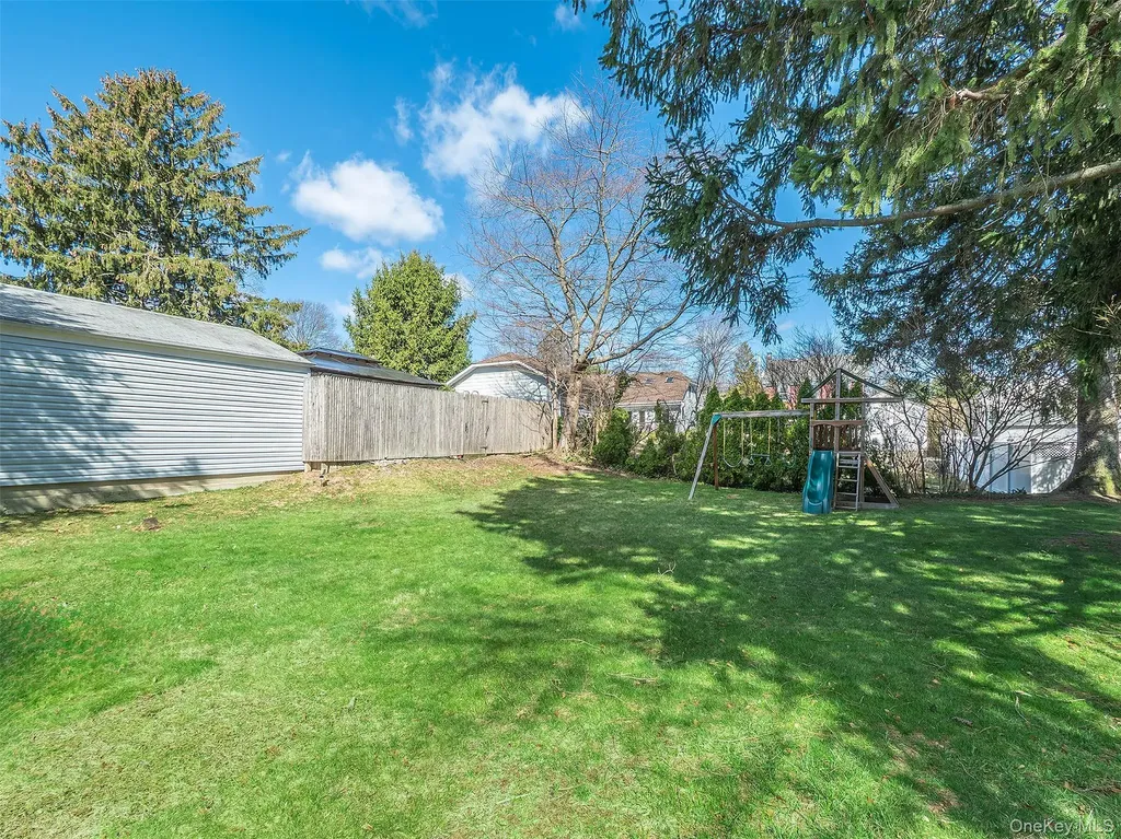 17 Winans Place Locust Valley NY 11560