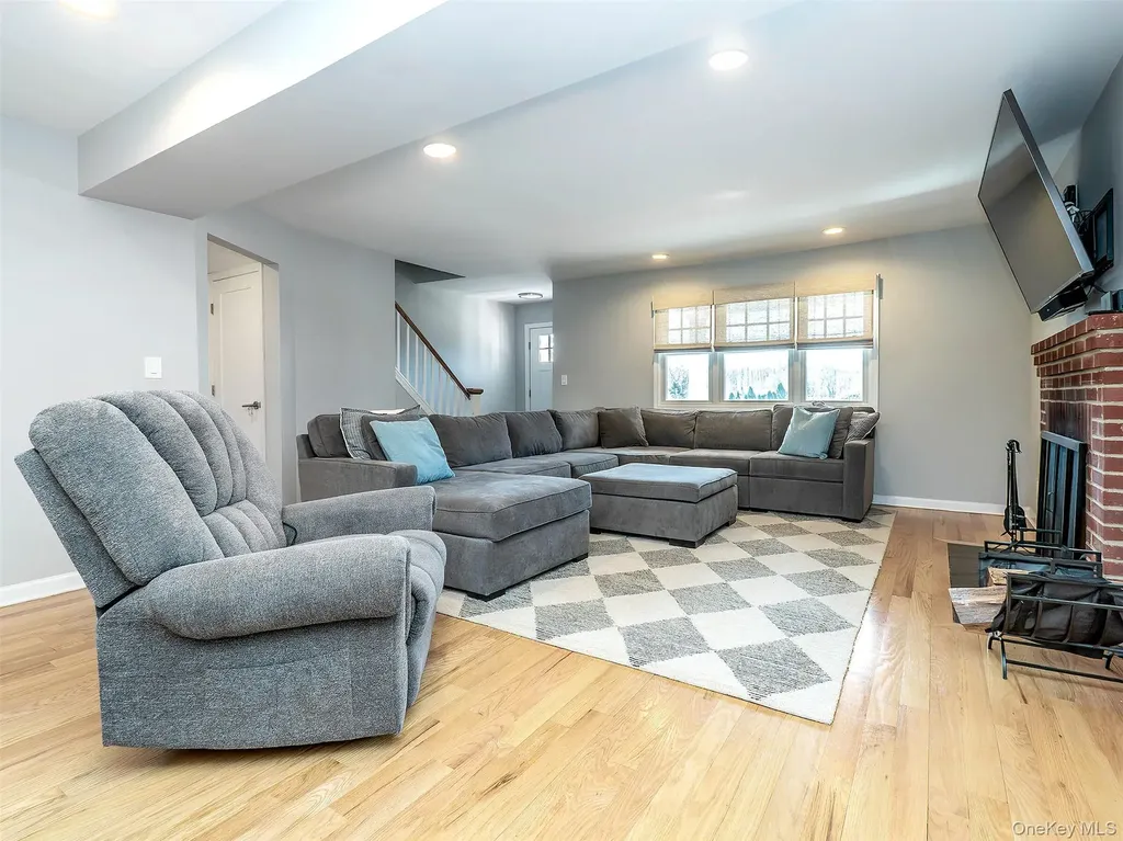 17 Winans Place Locust Valley NY 11560