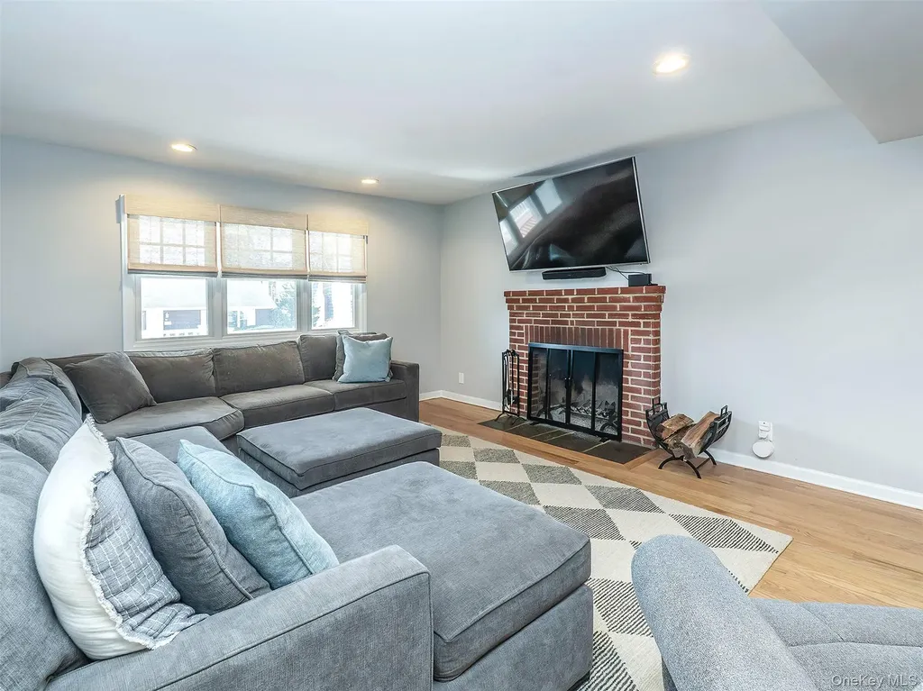 17 Winans Place Locust Valley NY 11560