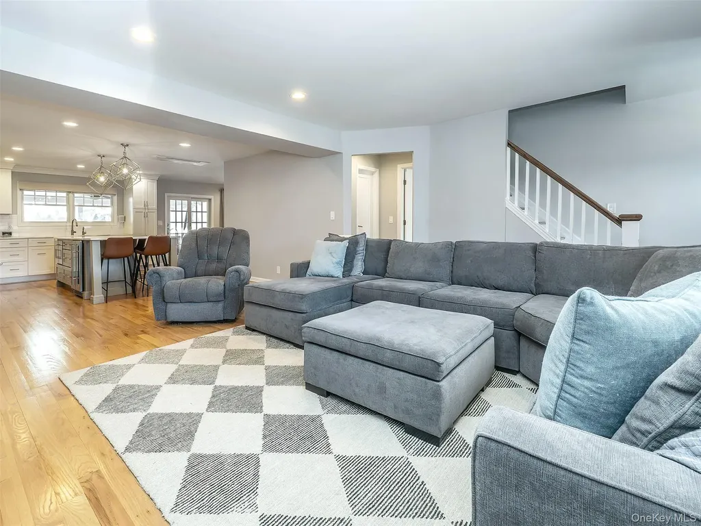 17 Winans Place Locust Valley NY 11560