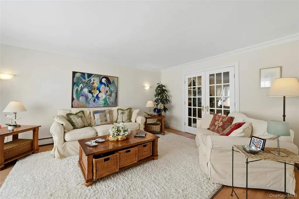 17 Quaker Hill Road Stony Brook NY 11790