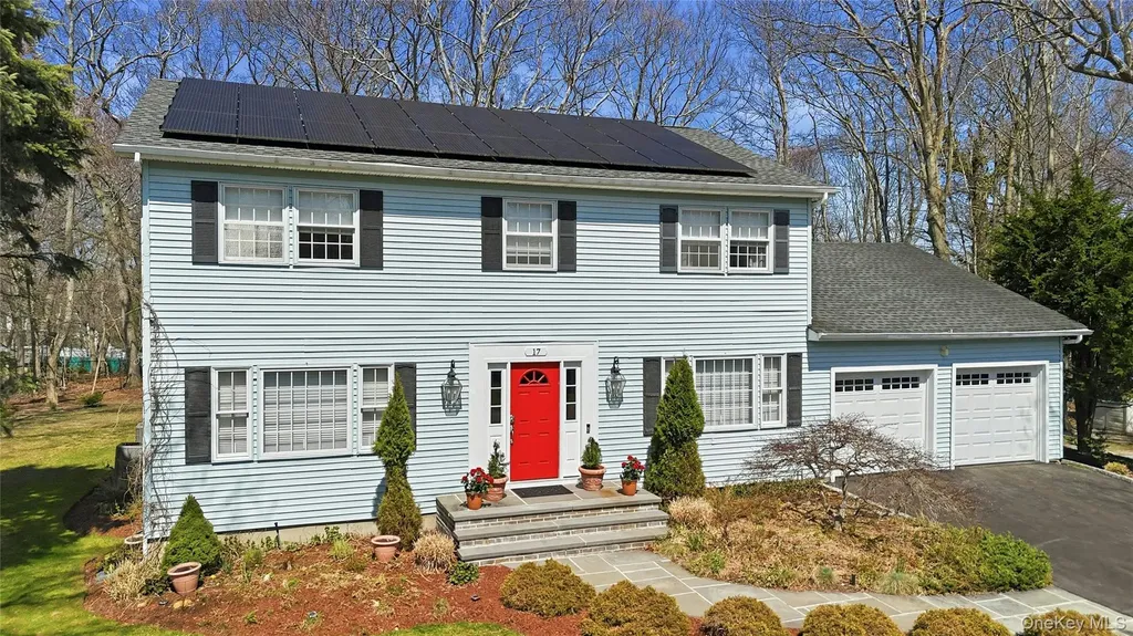 17 Quaker Hill Road Stony Brook NY 11790