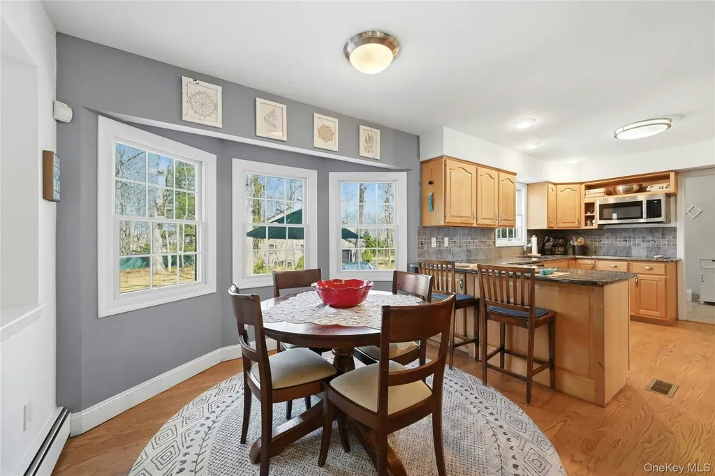 17 Quaker Hill Road Stony Brook NY 11790