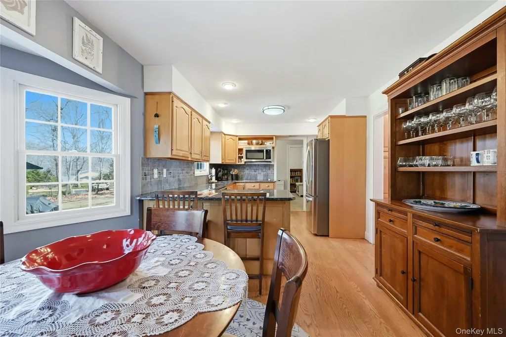 17 Quaker Hill Road Stony Brook NY 11790