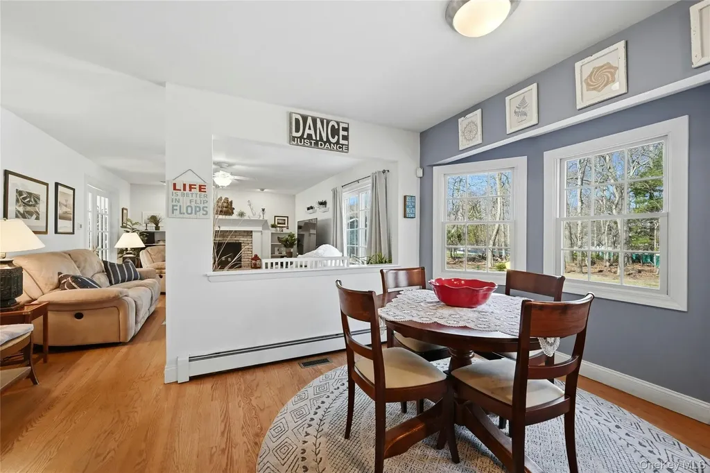 17 Quaker Hill Road Stony Brook NY 11790