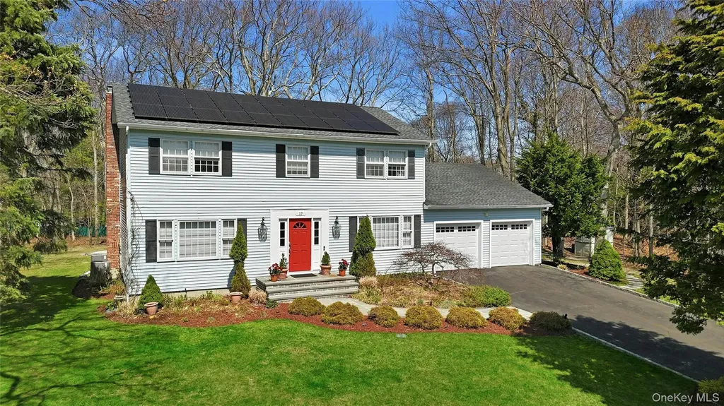 17 Quaker Hill Road Stony Brook NY 11790