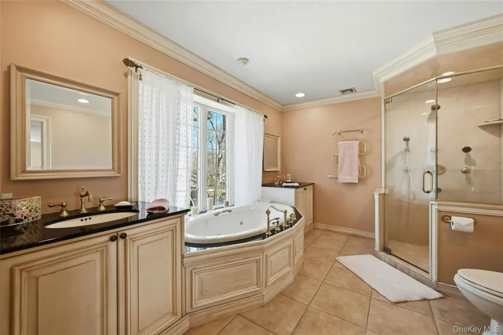17 Quaker Hill Road Stony Brook NY 11790