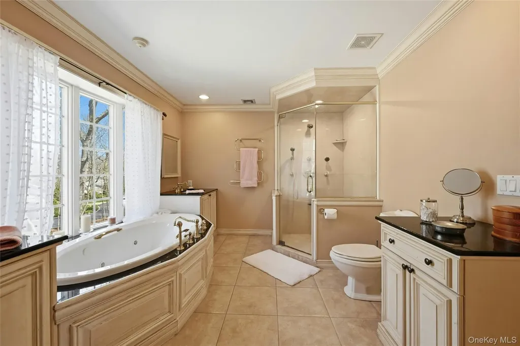 17 Quaker Hill Road Stony Brook NY 11790