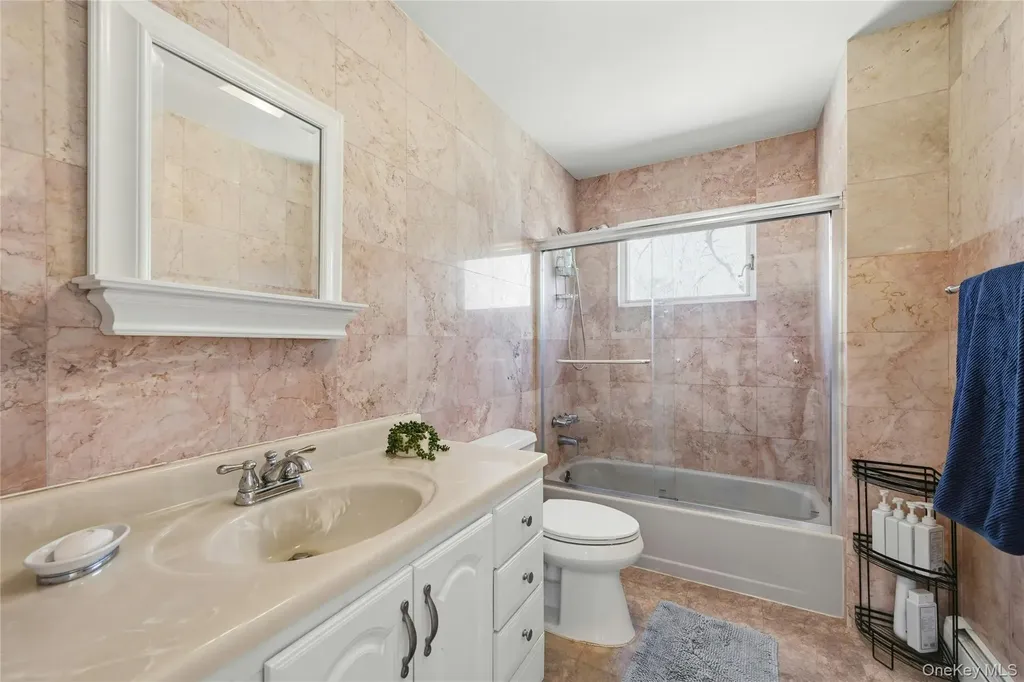 17 Quaker Hill Road Stony Brook NY 11790