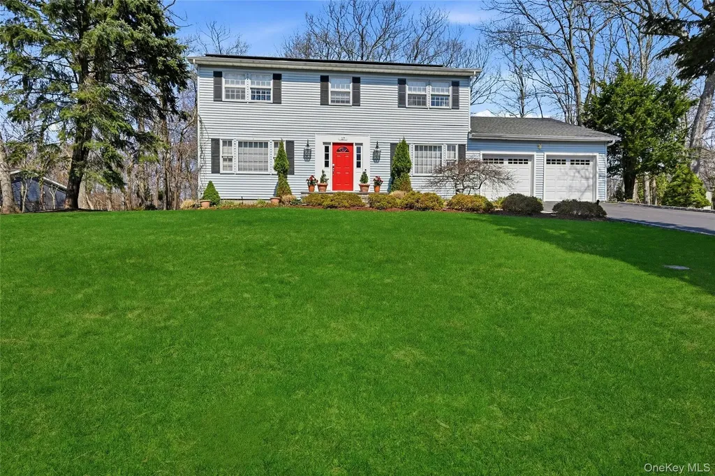 17 Quaker Hill Road Stony Brook NY 11790