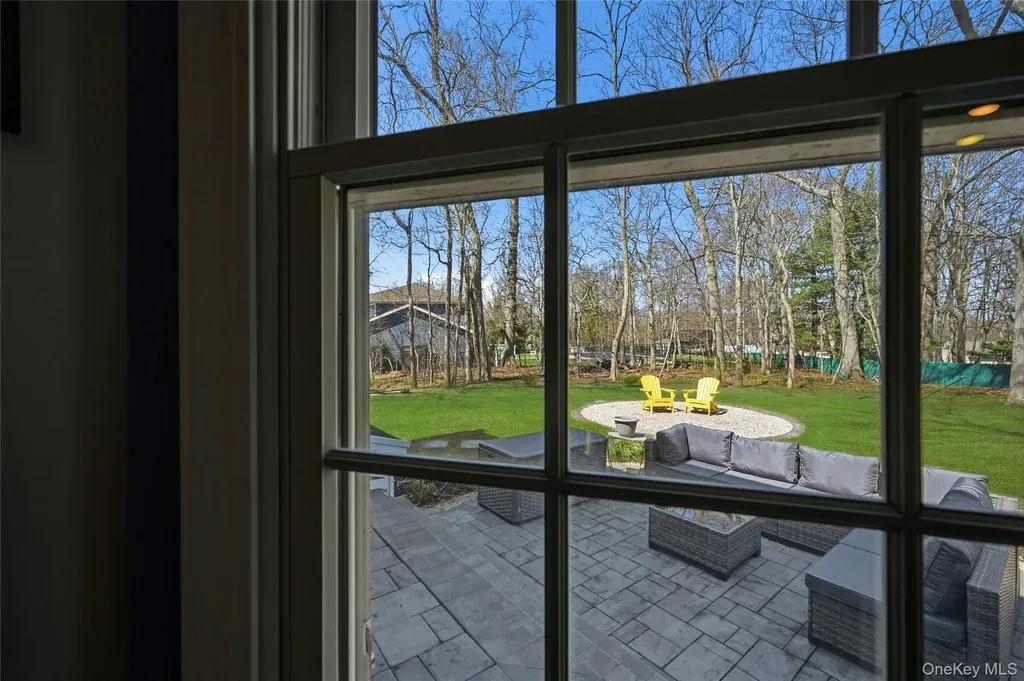 17 Quaker Hill Road Stony Brook NY 11790