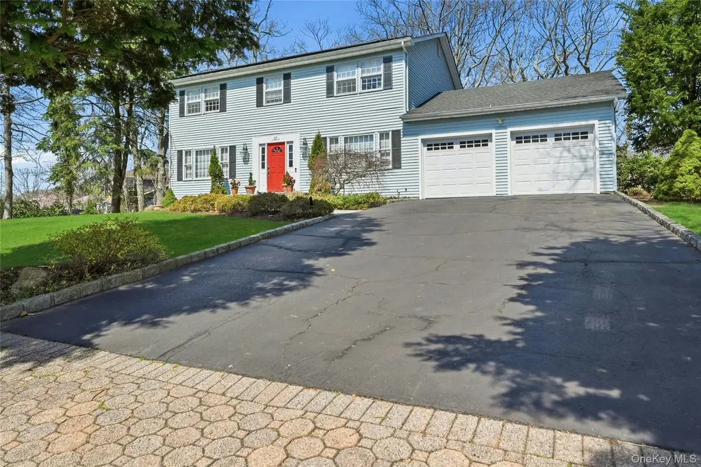 17 Quaker Hill Road Stony Brook NY 11790