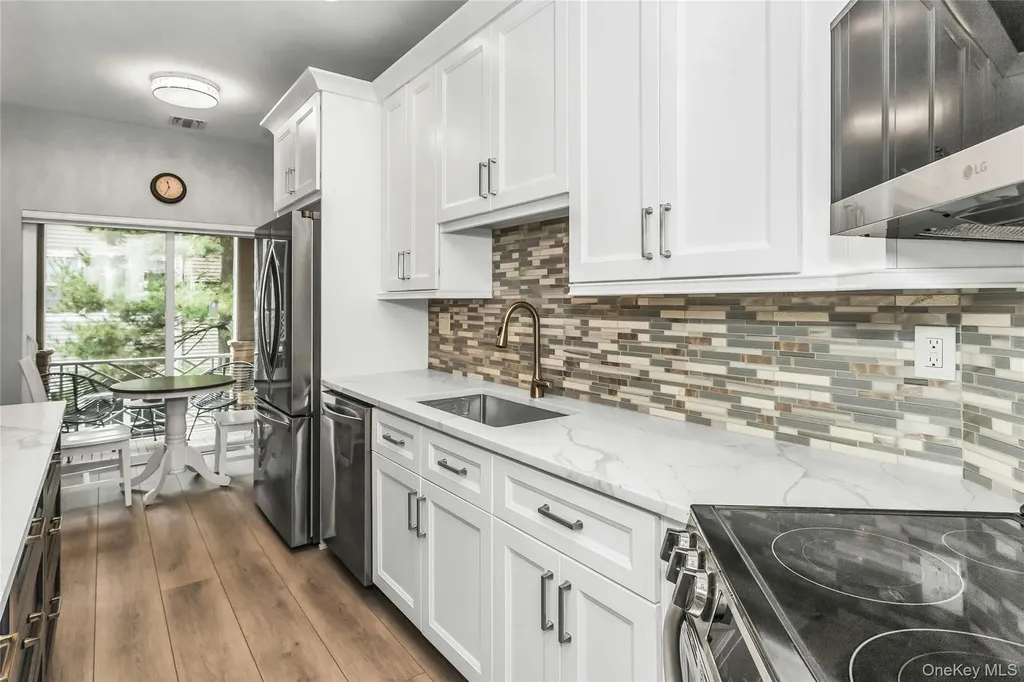 99 Carriage Lane Plainview NY 11803