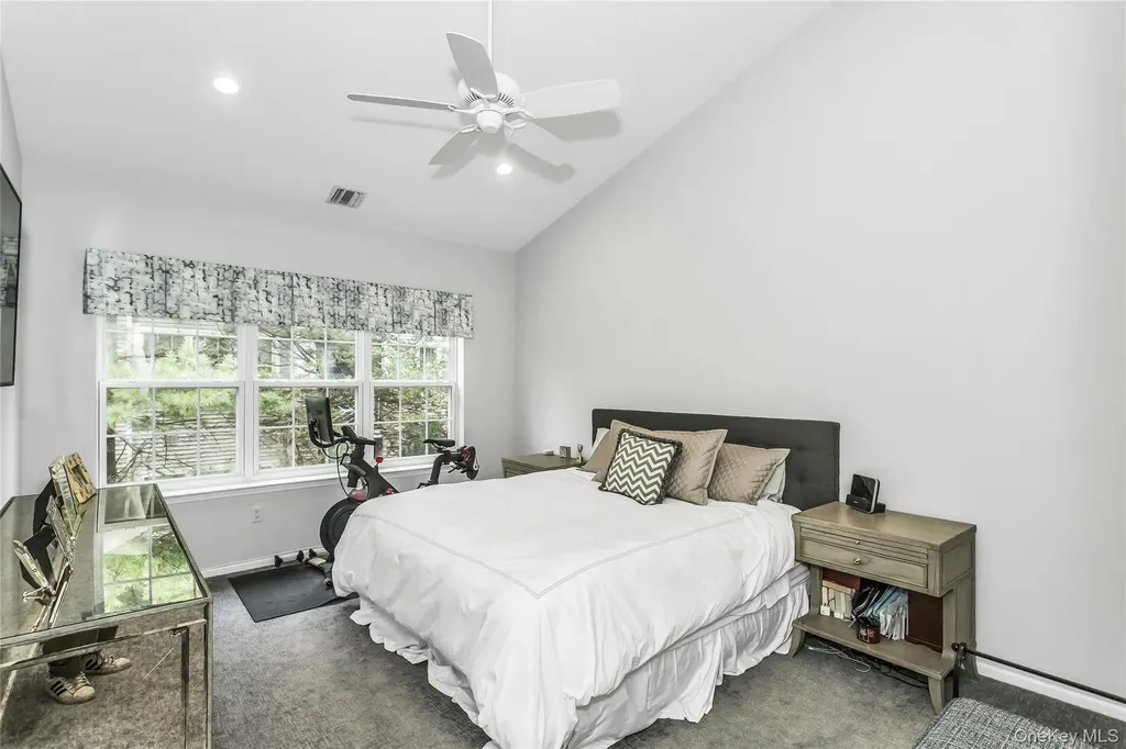 99 Carriage Lane Plainview NY 11803