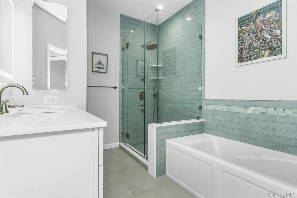 99 Carriage Lane Plainview NY 11803