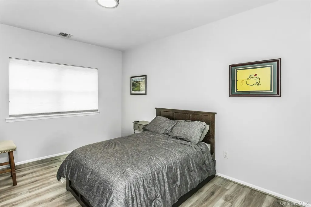 99 Carriage Lane Plainview NY 11803