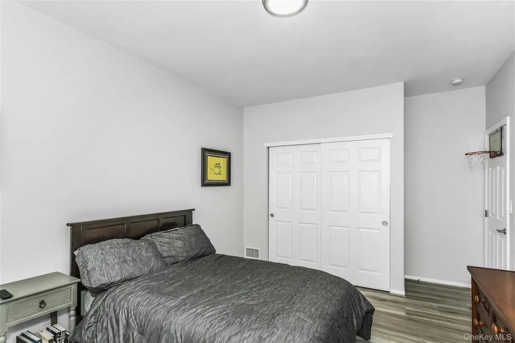 99 Carriage Lane Plainview NY 11803