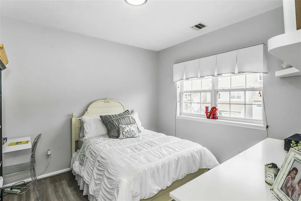 99 Carriage Lane Plainview NY 11803