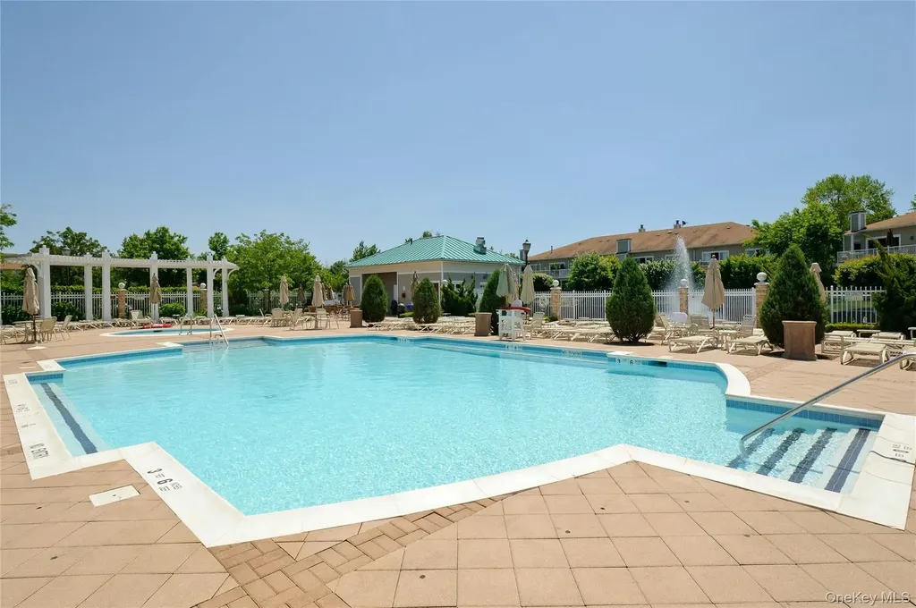 99 Carriage Lane Plainview NY 11803