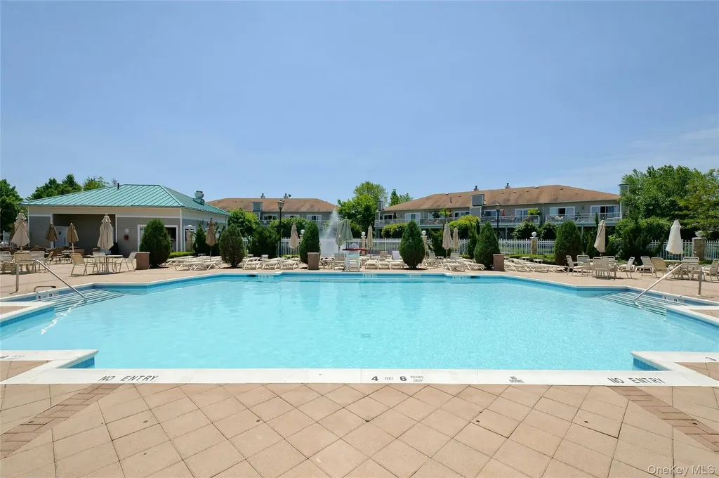 99 Carriage Lane Plainview NY 11803