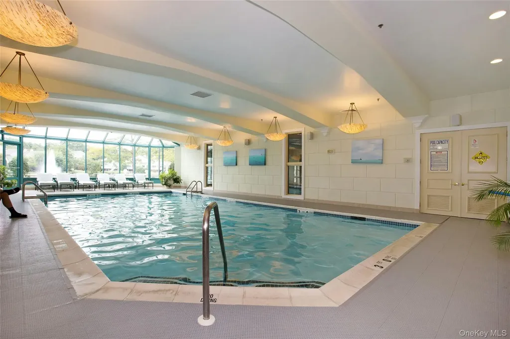 99 Carriage Lane Plainview NY 11803