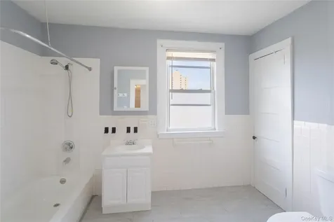 132 Park Avenue Mount Vernon NY 10550